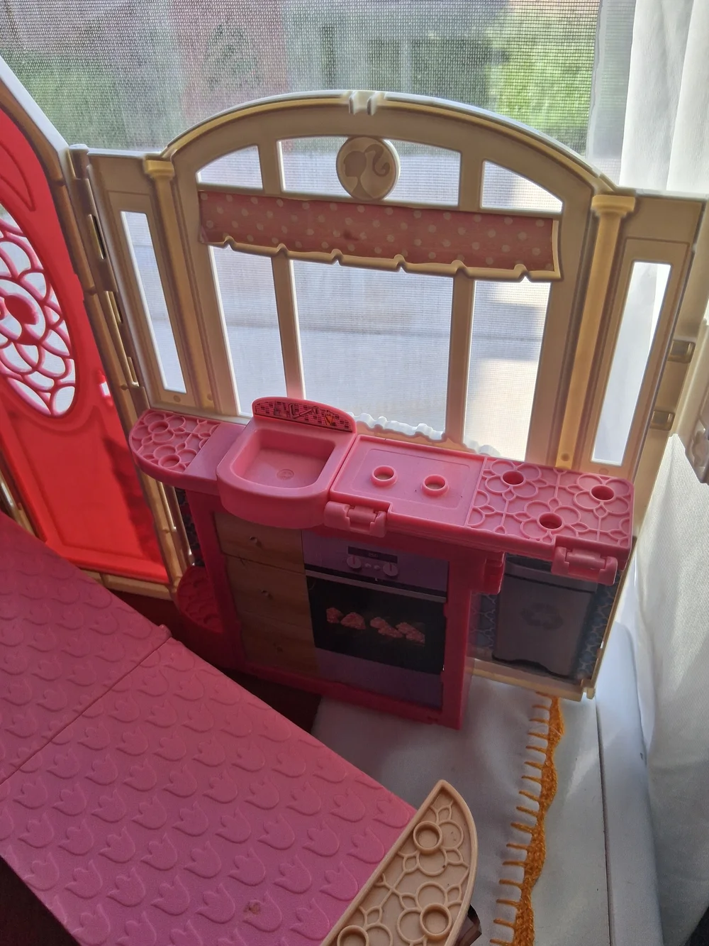 Pink Foldable Playhouse Toy for Kids - Brand Unknown